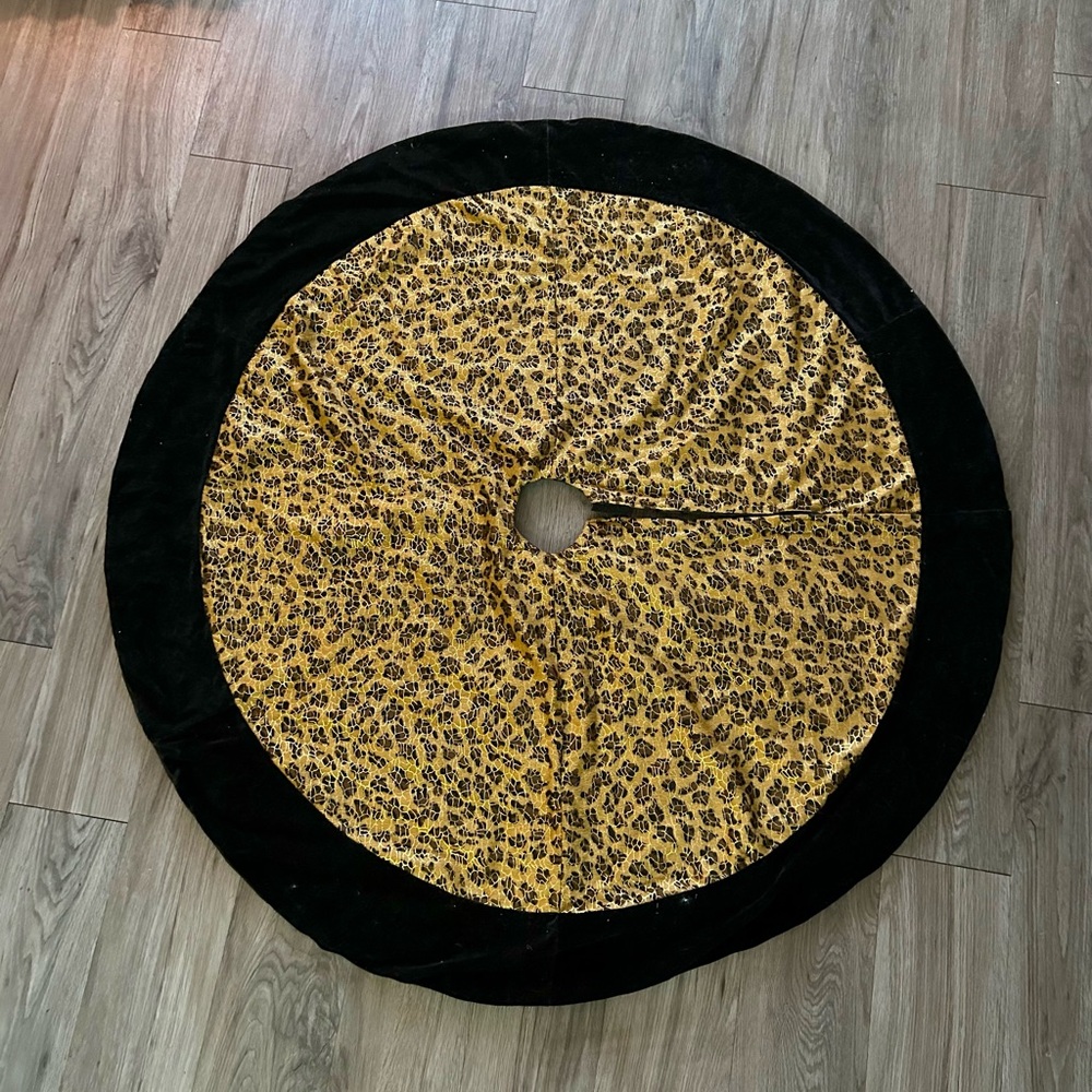 Leopard Christmas Tree Skirt 🐆